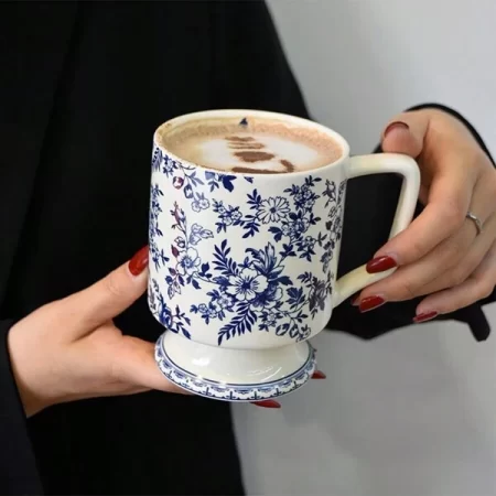 1pc Vintage Blue & White Porcelain Extra Large Capacity Mug, Elegant Ceramic Coffee Cup, Minimalist Breakfast Cup Blue